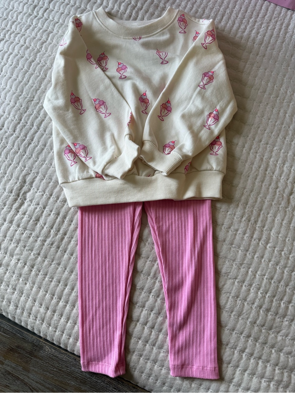 Cat & Jack Cream and Pink Sundae Print Pajama Set